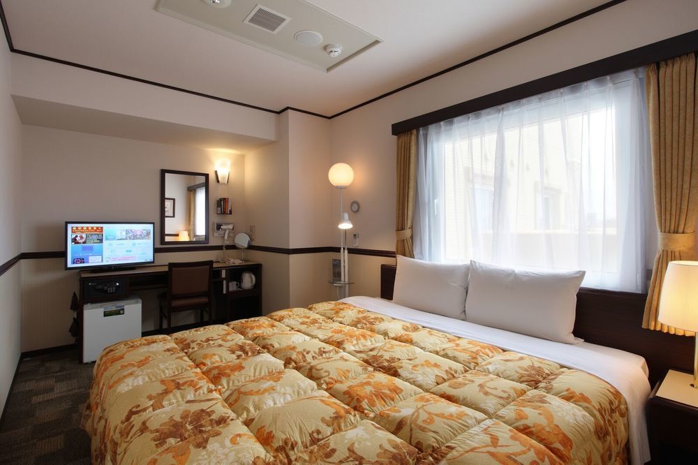 Toyoko Inn Kashiwa Eki Nishi Guchi Екстериор снимка