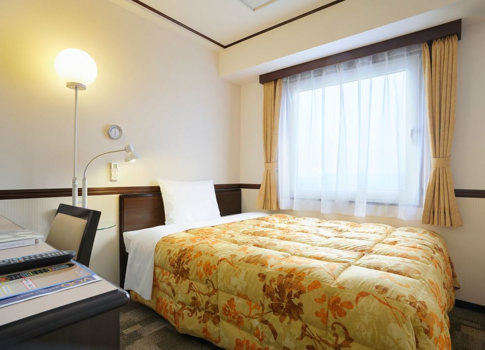 Toyoko Inn Kashiwa Eki Nishi Guchi Екстериор снимка