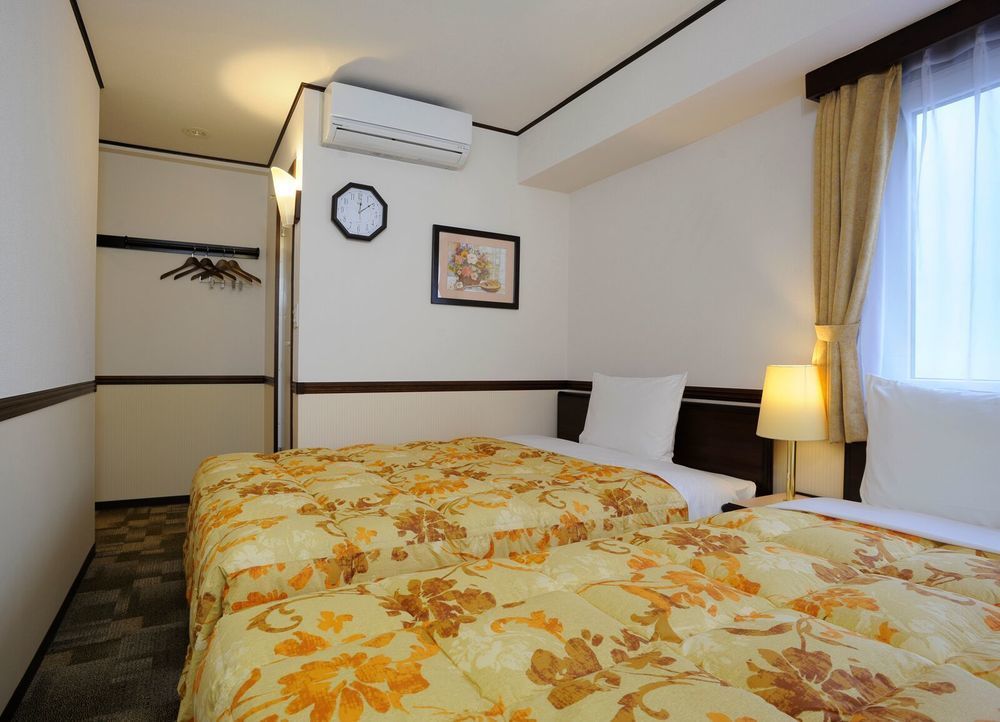 Toyoko Inn Kashiwa Eki Nishi Guchi Екстериор снимка