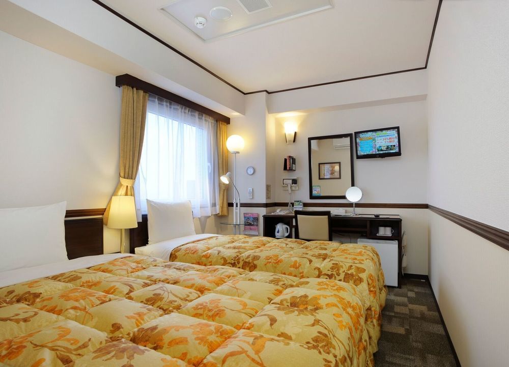 Toyoko Inn Kashiwa Eki Nishi Guchi Екстериор снимка